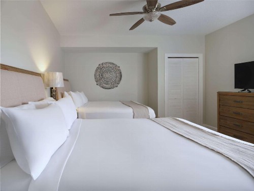 Royale Palms Condominiums - image 29