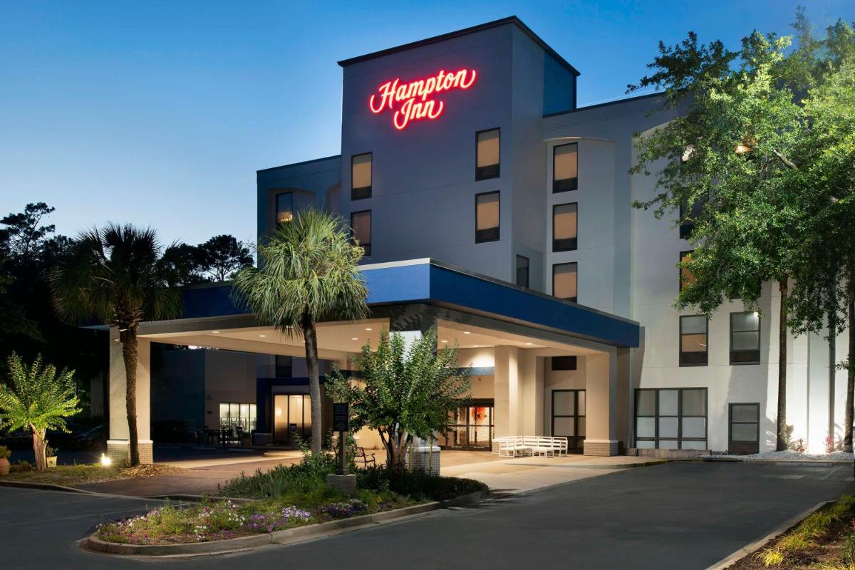 Hampton Inn Northwood - main image