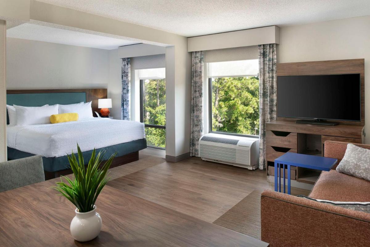 Hampton Inn Northwood - image 2