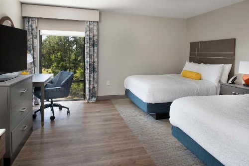 Hampton Inn Northwood - image 39
