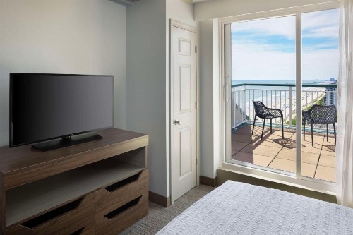 Hampton Inn & Suites Myrtle Beach Oceanfront - image 22