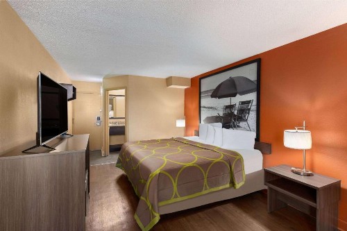 Super 8 by Wyndham Myrtle Beach/Market Common Area - image 10