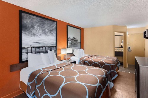 Super 8 by Wyndham Myrtle Beach/Market Common Area - image 11