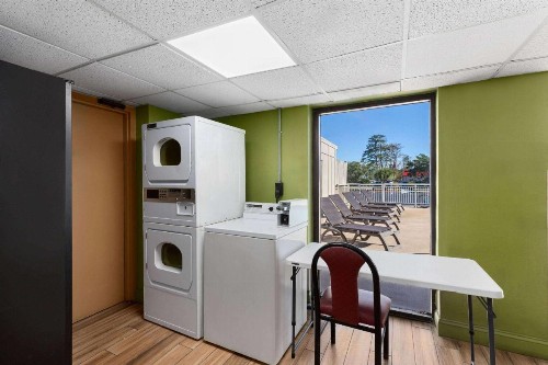 Super 8 by Wyndham Myrtle Beach/Market Common Area - image 18