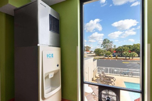 Super 8 by Wyndham Myrtle Beach/Market Common Area - image 19