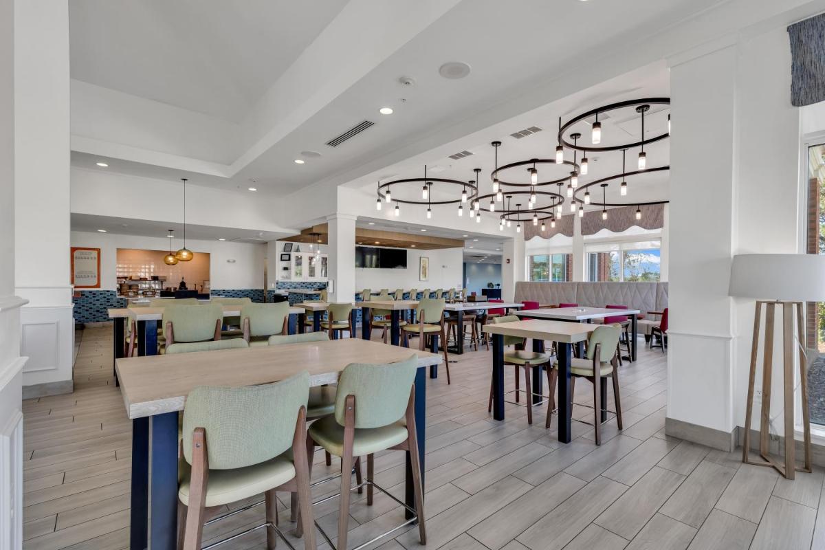 Hilton Garden Inn Myrtle Beach/Coastal Grand Mall - image 2