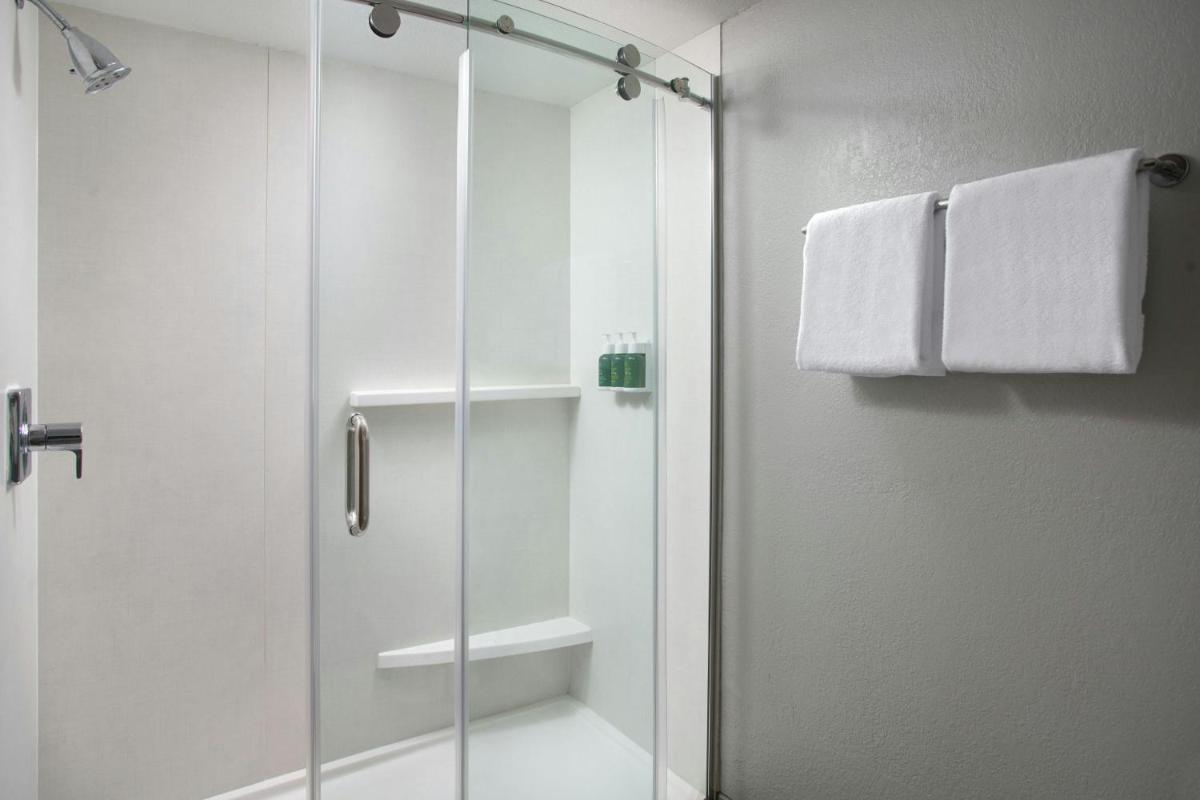 Courtyard by Marriott Myrtle Beach Broadway - image 3