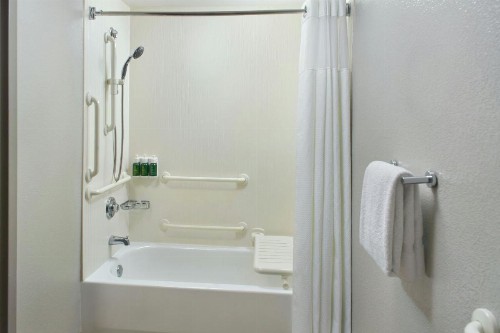 Courtyard by Marriott Myrtle Beach Broadway - image 4
