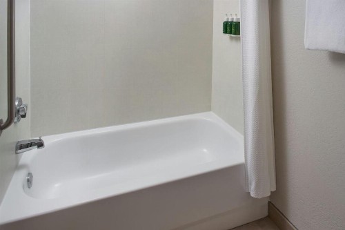 Courtyard by Marriott Myrtle Beach Broadway - image 8