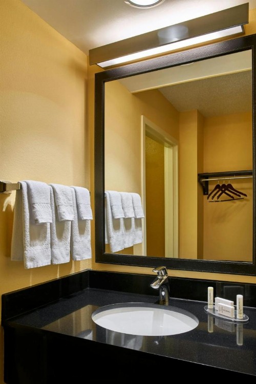 Fairfield Inn Myrtle Beach Broadway at the Beach - image 16