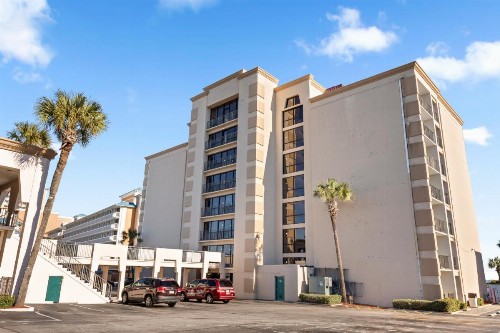 Ocean Crest Inn and Suites - image 12