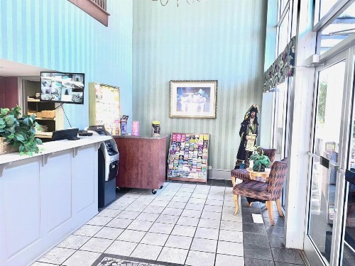 Ocean Crest Inn and Suites - image 15