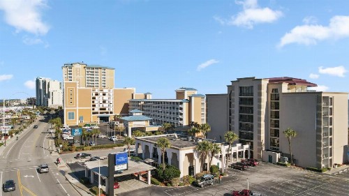 Ocean Crest Inn and Suites - image 18