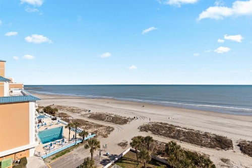 Ocean Crest Inn and Suites - image 8