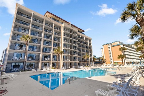 Ocean Crest Inn and Suites - image 9