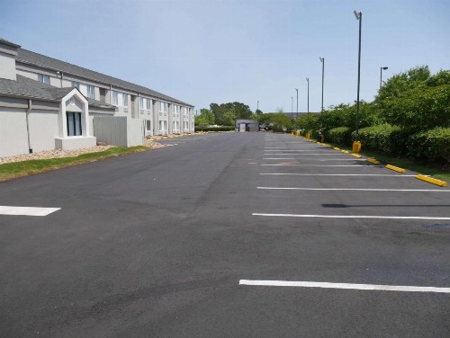 Sleep Inn near Outlets - image 14