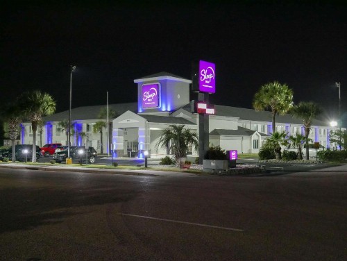 Sleep Inn near Outlets - image 19