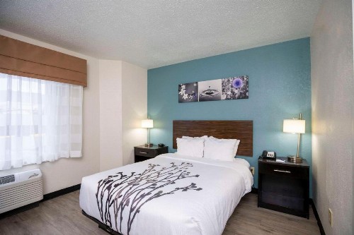 Sleep Inn near Outlets - image 6
