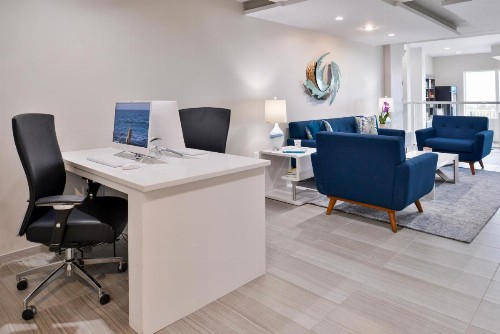 Cabana Shores Hotel - image 23