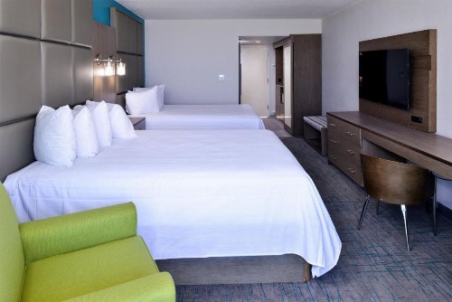 Cabana Shores Hotel - image 26