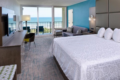 Cabana Shores Hotel - image 27