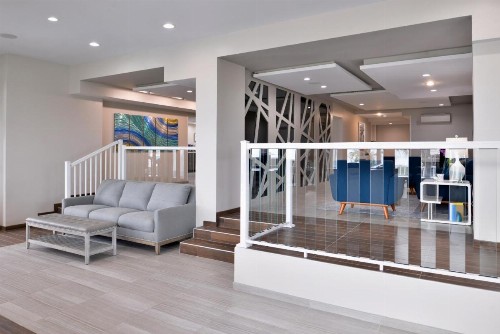 Cabana Shores Hotel - image 3