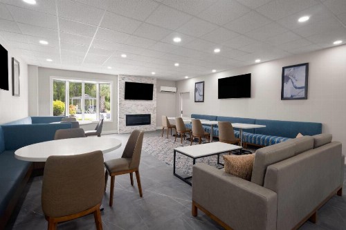 Days Inn by Wyndham Myrtle Beach - image 1