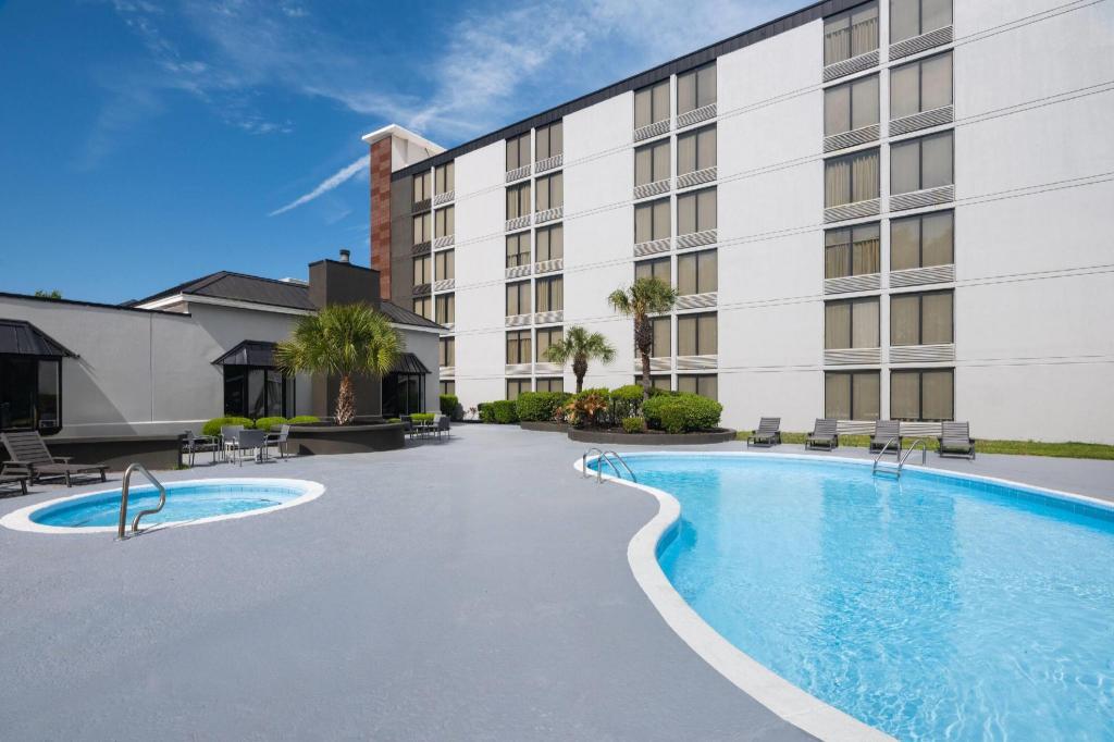 Days Inn by Wyndham Myrtle Beach - image 2