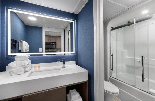 Captain's Quarters Resort - image 38