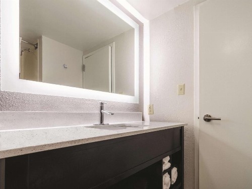 La Quinta by Wyndham Myrtle Beach - N. Kings Hwy - image 8