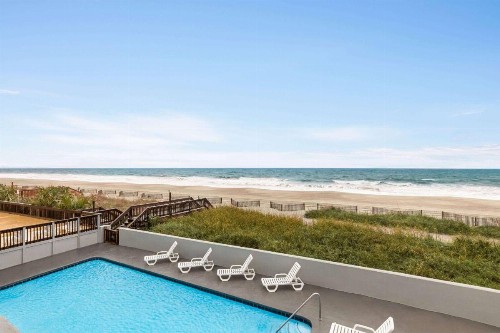 Days Inn by Wyndham Myrtle Beach-Beach Front - image 1