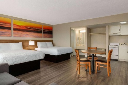 Days Inn by Wyndham Myrtle Beach-Beach Front - image 5