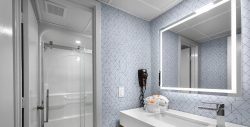 Hotel Blue - image 41