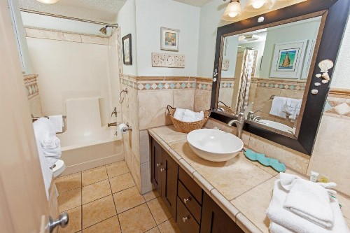 Meridian Plaza by Beach Vacations - image 11