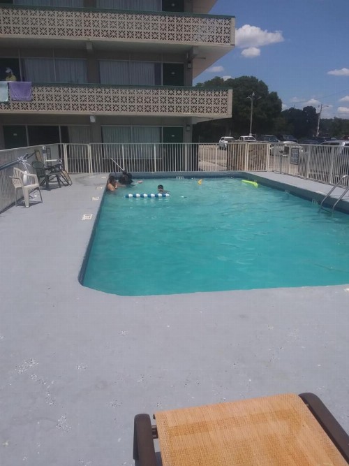 The Virginian Motel - image 7