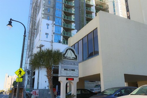 Schooner II Beach and Racquet Club - image 3