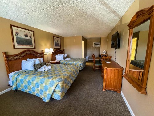 Oceanfront Viking Motel - image 13