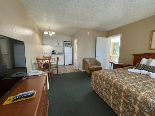 Oceanfront Viking Motel - image 19