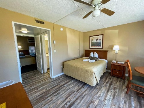 Oceanfront Viking Motel - image 23