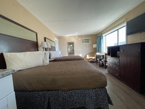 Polynesian Oceanfront Motel - image 13