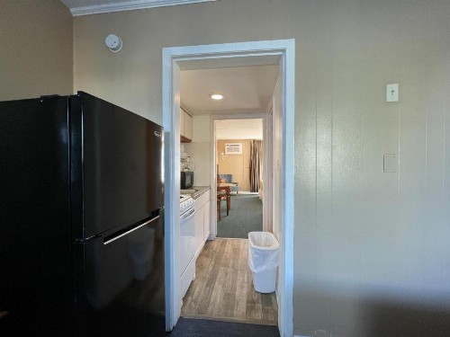 Polynesian Oceanfront Motel - image 14