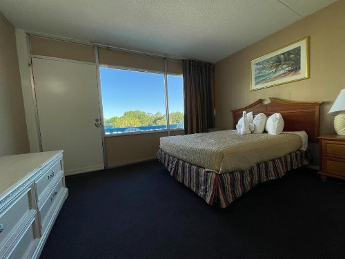 Polynesian Oceanfront Motel - image 17