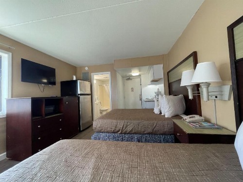 Polynesian Oceanfront Motel - image 19