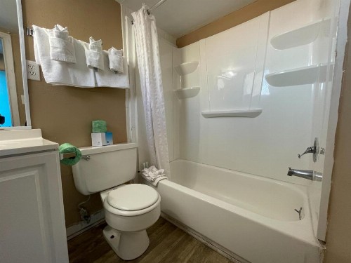 Polynesian Oceanfront Motel - image 22