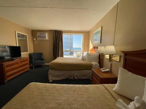 Polynesian Oceanfront Motel - image 23