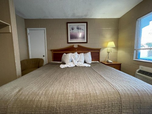 Polynesian Oceanfront Motel - image 3