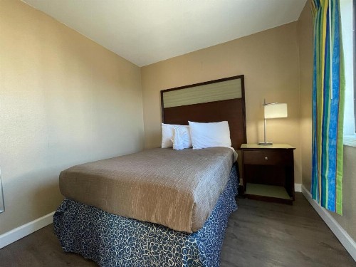 Polynesian Oceanfront Motel - image 40