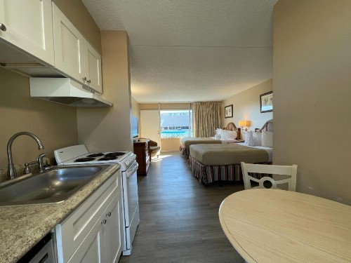 Polynesian Oceanfront Motel - image 48
