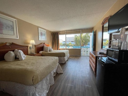 Polynesian Oceanfront Motel - image 7