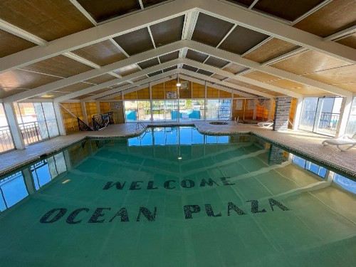 Ocean Plaza Motel - image 11